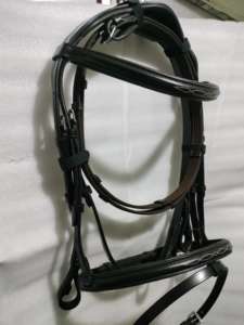 Bride de cheval en cuir véritable PVC de haute qualité conception personnalisée corde licou vente en gros à bas prix - Product Image 2