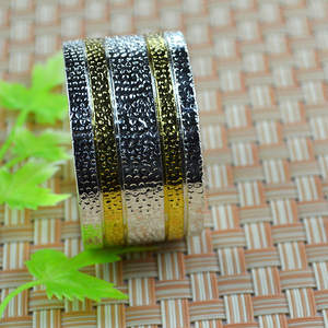 Derniers anneaux de serviette dorés en forme de mariée en aluminium et métal décorés pour les fêtes de mariage et la table à manger dans la chambre à coucher - Product Image 6