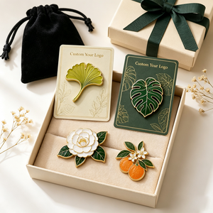 Badges de revers en métal personnalisés en émail dur, plaqués or, motifs botaniques : Ginkgo, Monstera, Camélia, Agrumes - Product Image 2