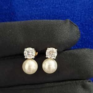 Boucles d'oreilles tendance en or blanc avec perle taillée en moissanite, diamant 2 carats, certifiées IGI, élégantes, pour femmes, cadeaux de fête et d'anniversaire - Product Image 5