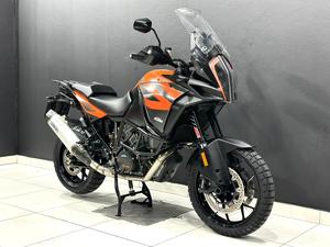 Motocicleta ADVENTURE ETV 1050 98 BHP 67566987, Rara, con Muy Bajo Kilometraje - Product Image 4
