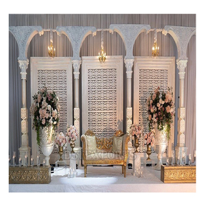 Mandap Blanco Estilo Sureño Indio, Decoración de Escenario para Bodas Hindúes Tradicionales, Personalizable con Fibra, Tendencia en el Reino Unido, LONDRES - Product Image 3