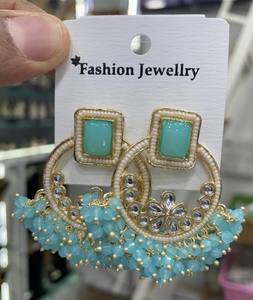 INDIO ÚLTIMO TRADICIONAL KUNDAN CHAPADO EN ORO ALTO CON DISEÑADOR DE PERLAS HERMOSO JUEGO DE PENDIENTES KUNDAN FANCY PARA MUJERES Y NIÑAS - Product Image 2