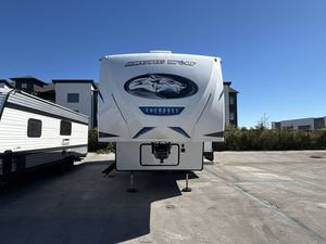 Forest River Arctic Wolf 287BH d'occasion 2024 prêt à la vente - Product Image 4