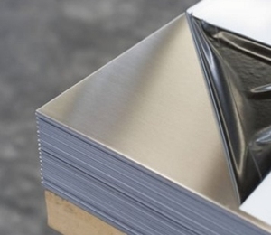 Mesa de hierro galvanizado de fácil precio para la construcción Mesa de hierro estándar con escotilla Parte izquierda y derecha Made in Italy - Product Image 3