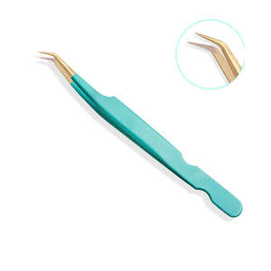 Pinzas Profesionales para Pestañas de Alta Calidad con Punta Fina de Acero Inoxidable, Diseño Antiestático Duradero, Empaque Personalizable con Logotipo - Product Image 4