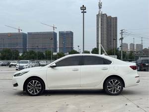 SUV ultra-luxueux 2024, intérieur sombre, automatique d'occasion, >8L, 100-150 ch, conduite à gauche, taille des pneus R18, sièges en tissu, 7 places, essence - Product Image 2