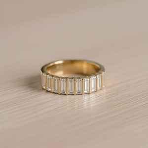 Bague éternelle en moissanite taille baguette de luxe, argent 925 plaqué or, bijoux faits à la main pour mariage, anniversaire - Product Image 1