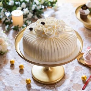 Présentoir à gâteaux minimaliste Support doré Présentoir de nourriture d'hôtel personnalisé Dessert de style haut de gamme de luxe de haute qualité - Product Image 3