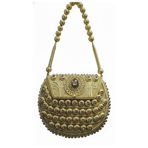 Sac de soirée exclusif pour femme, orné de perles métalliques, doublure en soie, bandoulière, capacité 1-1,9L, idéal pour mariages et fêtes, léger, fermeture Kiss - Product Image 1