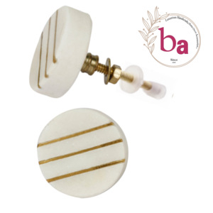 Boutons de porte ronds en pierre de marbre blanc fabriqués à la main 3 lignes poignées et poignée de placard en laiton pour tiroirs et armoires de cuisine et de chambre à coucher - Product Image 1