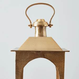 Ensemble de lanternes élégantes en métal doré, design arqué haut, panneaux en verre transparent, lueur de bougie chaleureuse pour la décoration de la maison, de la table et du patio - Product Image 2