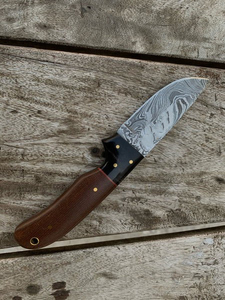 Couteau utilitaire fait main personnalisé en acier Damas avec manche en bois pour camping Skinner chasse extérieur OEM qualité supportée. - Product Image 2