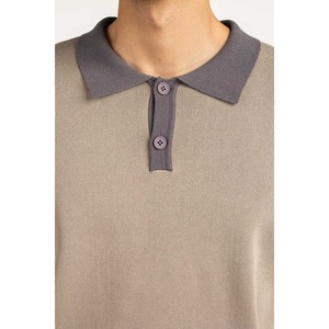 Polo ajusté pour homme en tricot de spandex de haute qualité, anti-plis, confortable, avec des caractéristiques techniques avancées, disponible en couleur unie ou à motifs. - Product Image 1