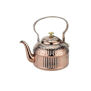 Théière en métal unique martelée et texture de doublure avec or rose pour les fêtes à l'intérieur Pot de service de thé Besoins de cuisine pour la maison et les théières - Product Image 1