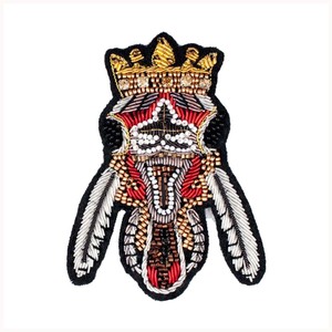 Insignias de Blazer con Diseño de Corona Roja y Mosca de la Moda - Product Image 1
