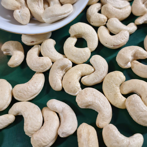 Trusted Supplier W210 Cashew <b>Nuts</b> SANTIGO <b>Nuts</b> & <b>Kernels</b> Raw Cashew <b>Nuts</b> WW210 Low MOQ Custom Packing - Product Image 1