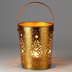 Bougeoir à breloques de vacances en fonte d'aluminium Finition enneigée Pièce d'appoint pour tables et manteaux de fête - Product Image 6