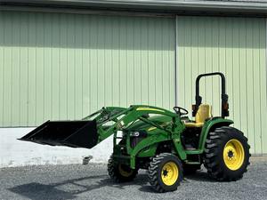 Tractor usado 2009 John Deeree 4320 - Product Image 2