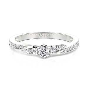 Anillo de Compromiso Jeulia con Diamante Cultivado en Laboratorio, Corte Redondo, Pavé, Diseño Bypass - Product Image 1