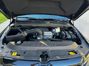 Raam 1500 Laramie Night Edition 4x4 2023, Gasolina, Bajo Kilometraje - Product Image 6