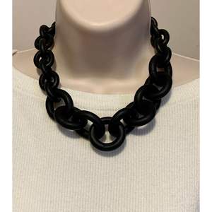 Résine Chunky Chaîne Pendentif Collier Audacieux Élégant Bijoux Léger À La Main Déclaration Ange Modèle Femmes Fête Finition Brillante - Product Image 4