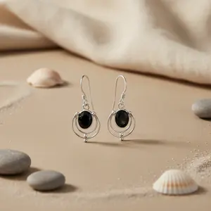 Boucles d'oreilles en quartz noir et perles plaquées or pour les mariages et les fêtes des femmes - Product Image 1