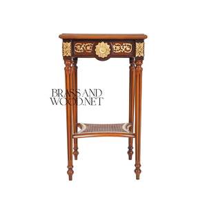 Table d'appoint carrée de luxe à deux niveaux avec incrustation florale en marqueterie et accents en laiton doré orné pour une décoration d'angle classique de la maison - Product Image 2