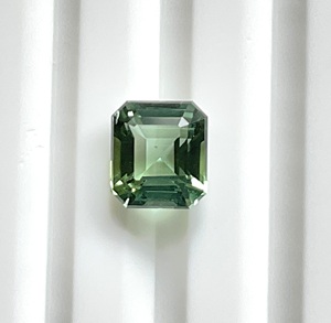 Piedra de corte Octágono facetada de turmalina verde de 1,70 quilates, calidad superior para fabricación de joyas finas, piedras preciosas naturales - Product Image 3