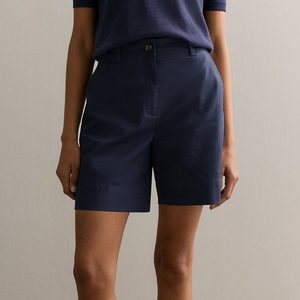 Pantalones cortos personalizados para mujer 100% algodón logotipo bordado personalizado longitud quater con bolsillos laterales pantalones cortos streatwear para mujer - Product Image 3