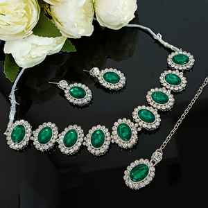 Fabrication de bijoux indiens Collier ras du cou en argent et cristal autrichien Ensemble de bijoux de mariée pour femmes, vert - Product Image 2