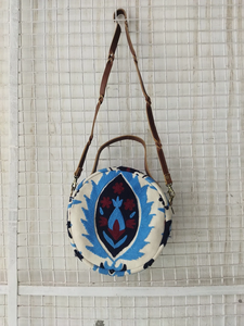 Bolsas redondas de tela Suzani de algodón Vintage bohemio con asa de tira de cuero con cierre de cremallera bolsas de viaje para compras en la playa - Product Image 6