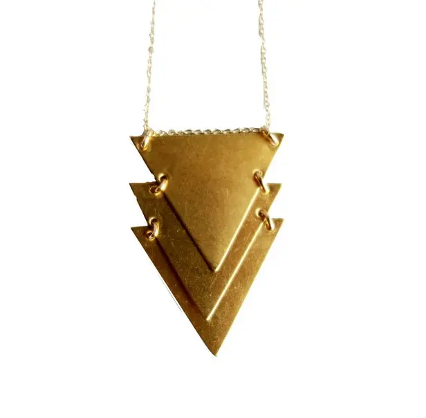 Standard qualität Hot Selling Messing Halskette Anhänger charmante Geschenk Dreieck Form Modeschmuck meist verkauftes Produkt