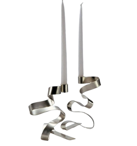 Ensemble de deux bougeoirs de table classiques finis en or, bougeoirs décoratifs pour événements, fêtes, mariages et décorations de Noël - Product Image 4