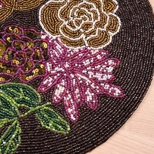 Napperons de table élégants en satin à motifs floraux bohèmes, faits à la main, écologiques, pour salle à manger, avec sous-verres, polyvalents, faciles à utiliser, 36x36 cm - Product Image 5