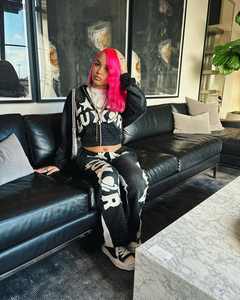 Sweatshirts à capuche personnalisés pour femmes Y2k Streetwear Distressed Hoodies Ensemble de sweats à capuche en coton épais brodé avec patch lavé - Product Image 3