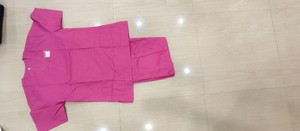 เสื้อกั๊กแบบปรับได้และเสื้อพิมพ์โลโก้ชุดเครื่องแบบทำความสะอาดพนักงานโรงแรมพร้อมโลโก้ปรับได้ - Product Image 3