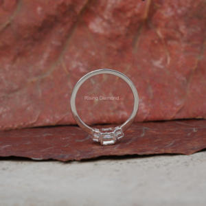 Anillo de compromiso de tres piedras cultivadas en laboratorio con corte esmeralda de 1,0 quilates, regalo de aniversario para su anillo de diamante CVD - Product Image 5