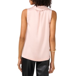 Top da donna in raso martellato senza maniche con collo a cappuccio di Vince Camuto, colore French Roast, taglia Large, disponibile presso Nordstrom. - Product Image 2