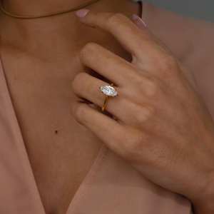 Bague de fiançailles Moissanite 12x6mm Marquise Cut | Solitaire à six broches | OEM de bijoux fins de mariage en argent et or - Product Image 2