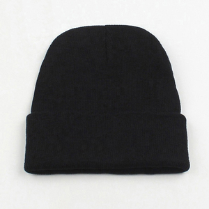 Gorro de Punto Hecho en Pakistán, Gorros de Invierno al por Mayor, Gorro de Punto de Diseño Sencillo a Precio Económico, Gorro de Alta Calidad con Personalización - Product Image 1