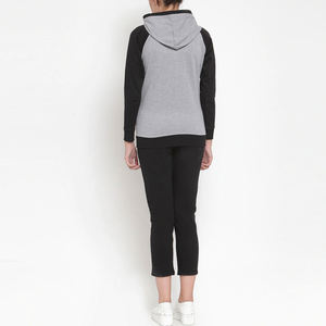 Ensemble de survêtement XL à coupe ajustée pour femmes top vente en gros de vêtements décontractés à fermeture éclair conception de la meilleure qualité logo personnalisé caractéristiques unies - Product Image 3