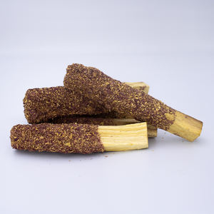 Incienso de Palo Santo Aromático con Rosas y Residuos Resinosos, Varillas de Madera Sagrada Natural, Duradero, para Limpieza Energética, Artículo Coleccionable - Product Image 1