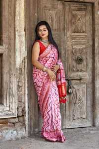 ชุดอินเดียทันสมัย ผ้าคุณภาพดี เสื้อผ้าพื้นเมือง ผ้าไหมโดลาแท้ ซารีพร้อมเสื้อ ปักลายด้วยด้ายซารี ผู้ส่งออกจากอินเดีย - Product Image 2