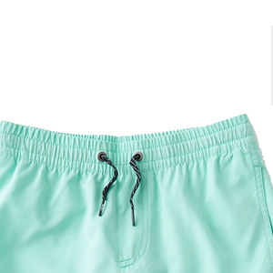 Shorts de plage pour homme en polyester tissé vert menthe uni avec cordon de serrage, séchage rapide, poches, longueur bermuda, décontracté - Product Image 5