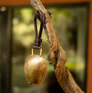 ระฆังวัวทองเหลืองสีทองสำหรับตกแต่งบ้านโบราณกระดิ่งแขวนสำหรับตกแต่งประตู - Product Image 1