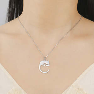 Collier pendentif chat mignon en argent sterling 925 avec moissanite, bijoux animaliers minimalistes tendance plaqués or pour femmes - Product Image 1