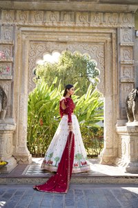Conjunto de Lehenga Choli de Alta Calidad con Bordado Intenso y Secado Rápido, con Dupatta, para Bodas y Fiestas, Hecho de Poliéster, Corte Holgado - Product Image 4