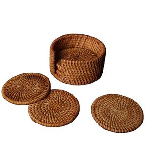 Sous-verres en rotin rond tissé générique Tapis isolant pour salle à manger Sous-verres créatifs en bambou faits à la main pour sous-verres en rotin et osier - Product Image 1