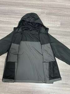Chaqueta Cortavientos Impermeable de Alta Calidad para Hombre, Ligera, Deportiva, con Capucha, OEM - Product Image 4